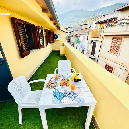 Lägenhet La Terrazza Sul Borgo Di