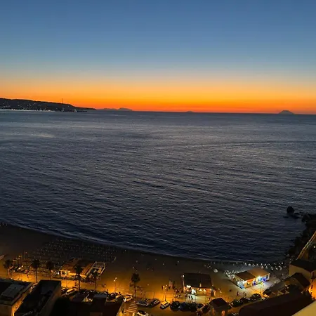 Lägenhet La Terrazza Sul Borgo Di