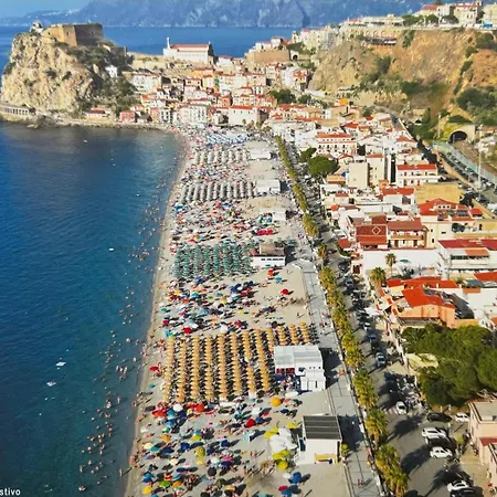 Lägenhet La Terrazza Sul Borgo Di Scilla